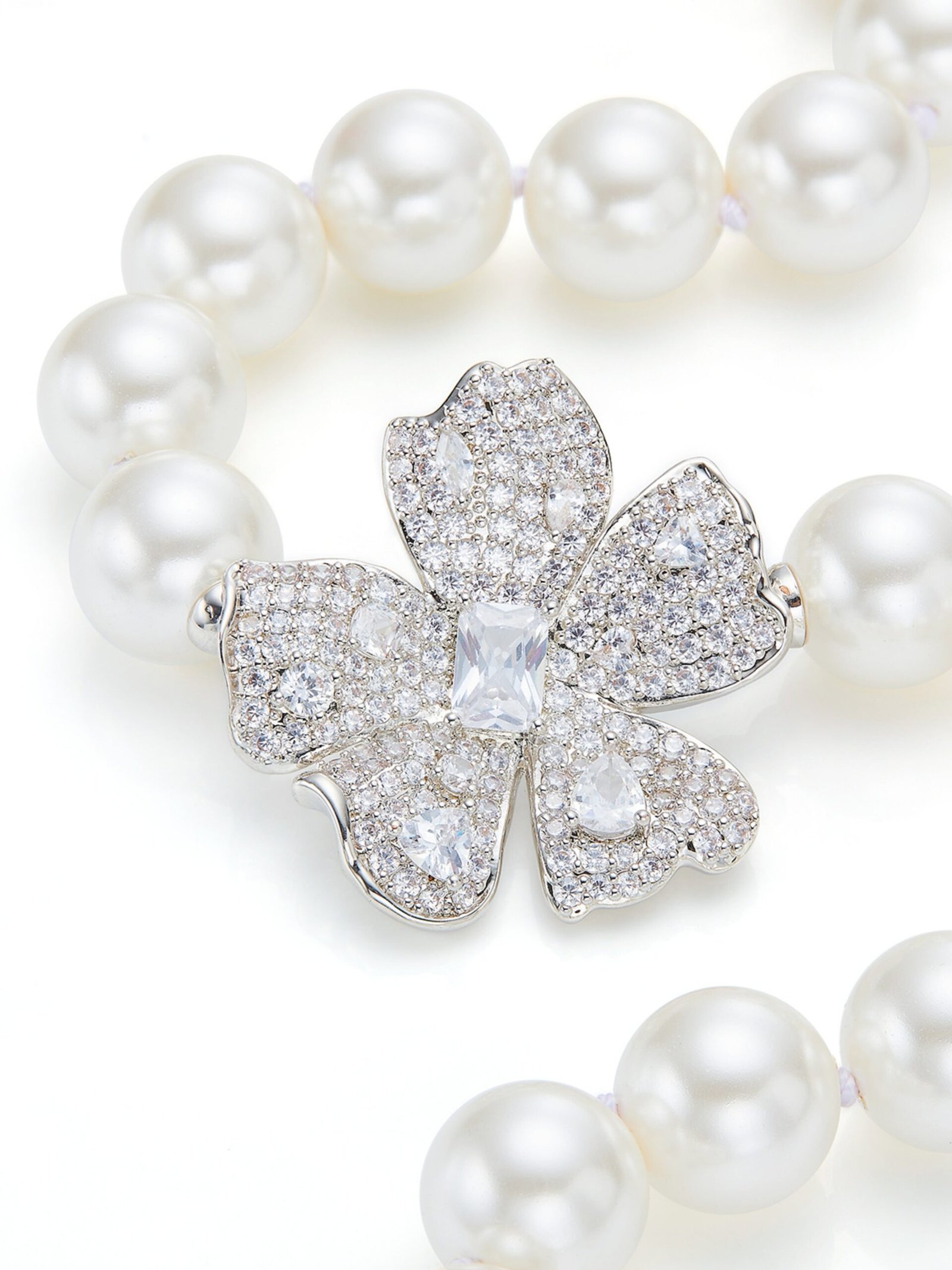 Bellina Floral Pearl Necklace - Image 4
