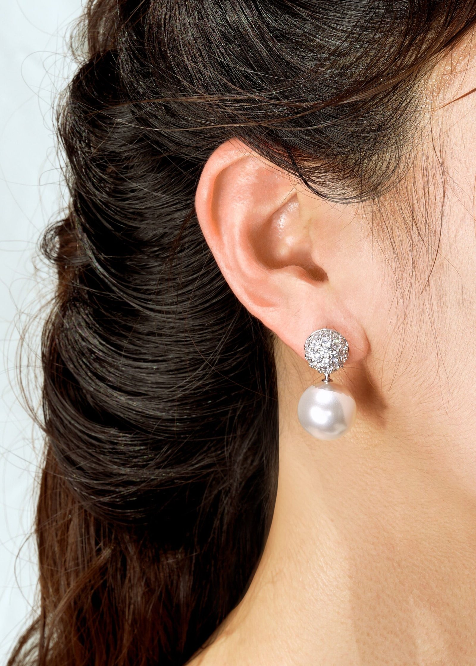 Evie Pearl Earrings - Image 4