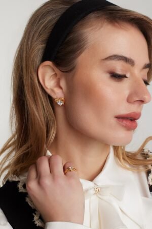 Ambre Heart Earrings (White)